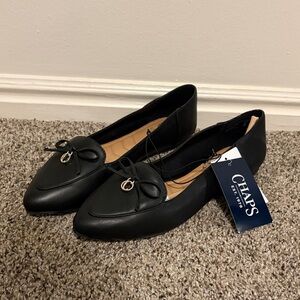 Chaps Black Pointed Toe Ballet Flats with Bow and Gold Ring